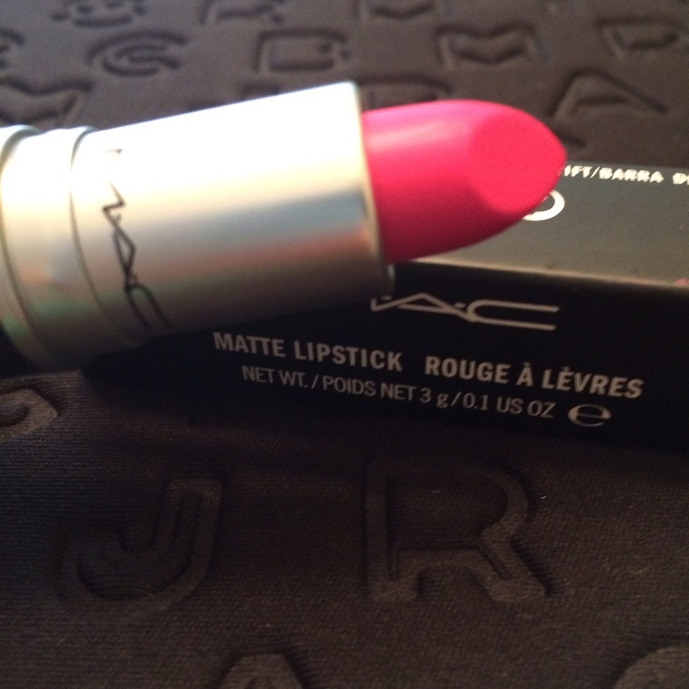 MAC Pink Pigeon Lipstick - New in Box